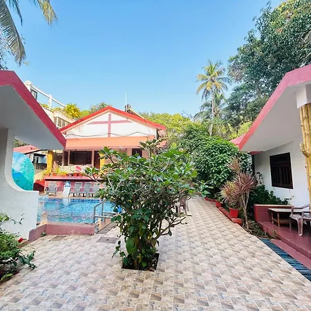 Harbor Court Beach Resort